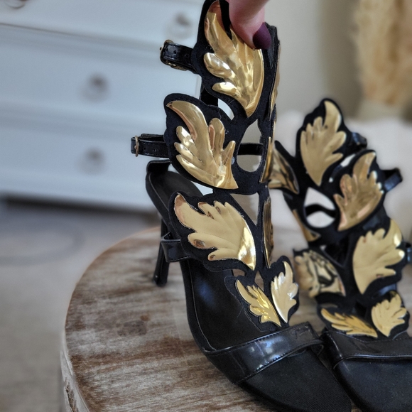 Bohemian vintage high heels sandals costume rare find. - Picture 8 of 11